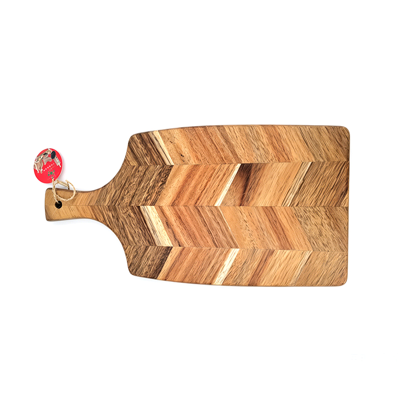 Wooden cutting board